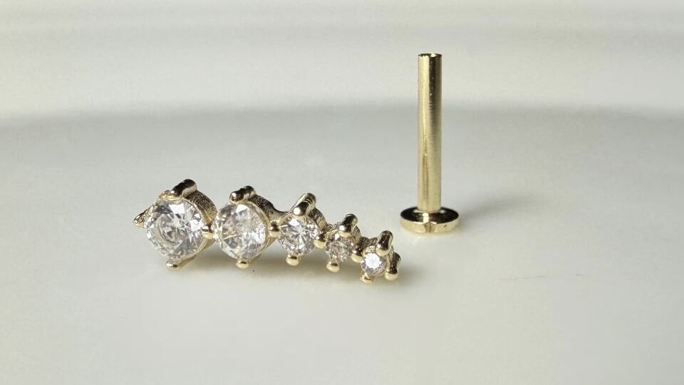 Tria taşlı piercing