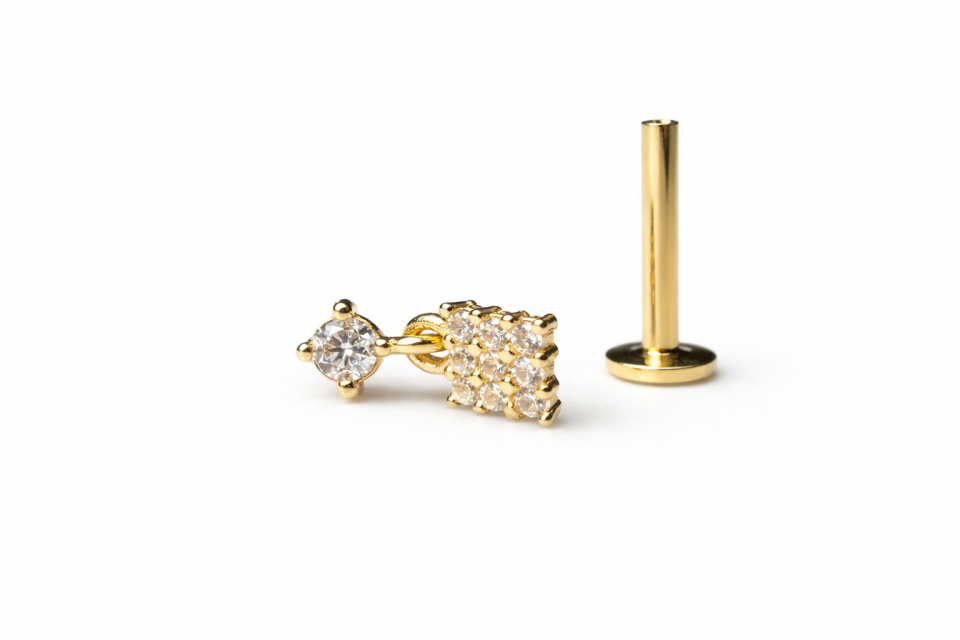 14 Ayar Altın Sallantılı Flat Piercing – Tragus & Helix Uyumlu