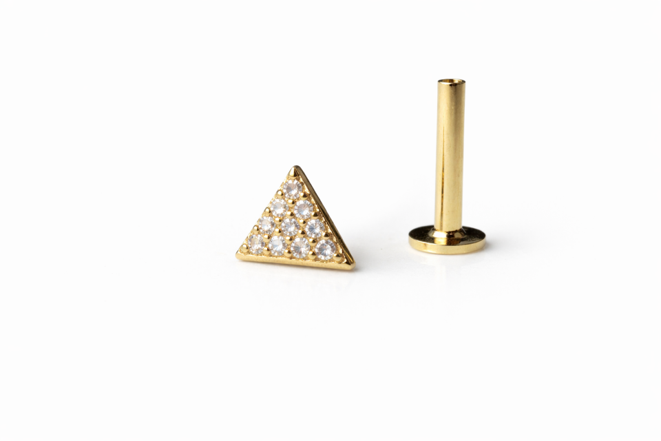 14 Ayar Altın Üçgen Zirkon Taşlı Tragus Piercing – Helix Uyumlu