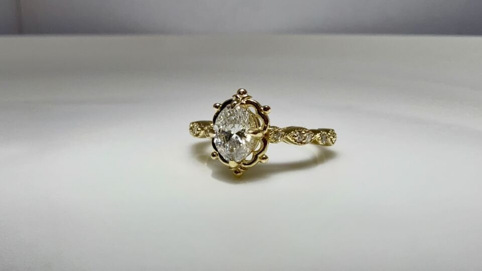 14 Ayar Altın Oval Tektaş Pırlanta Yüzük – Nişan & Evlilik Modeli