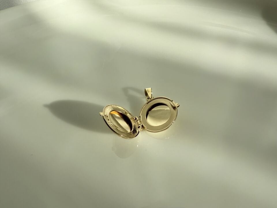 Madalyon Kolye Kapaklı Resim Çercevesi