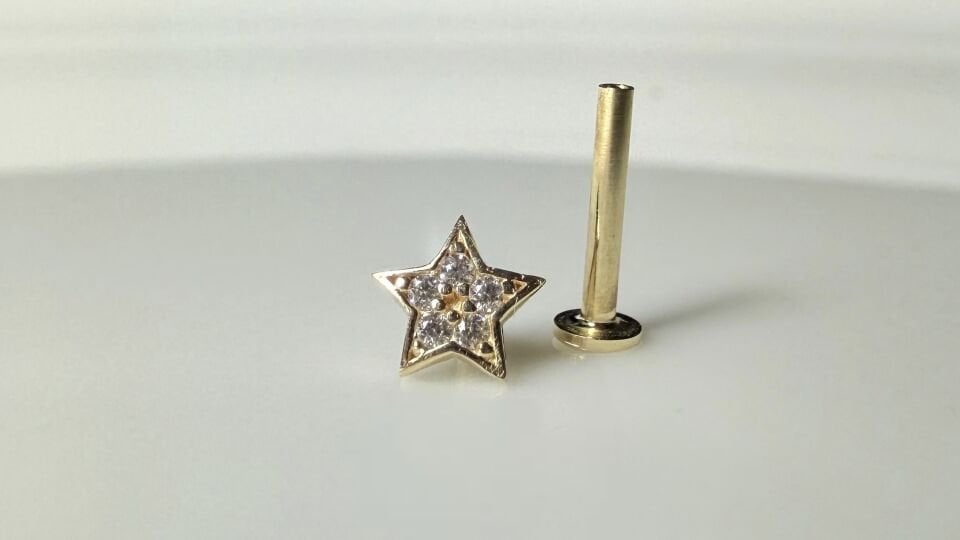 Yıldız tragus,piercing
