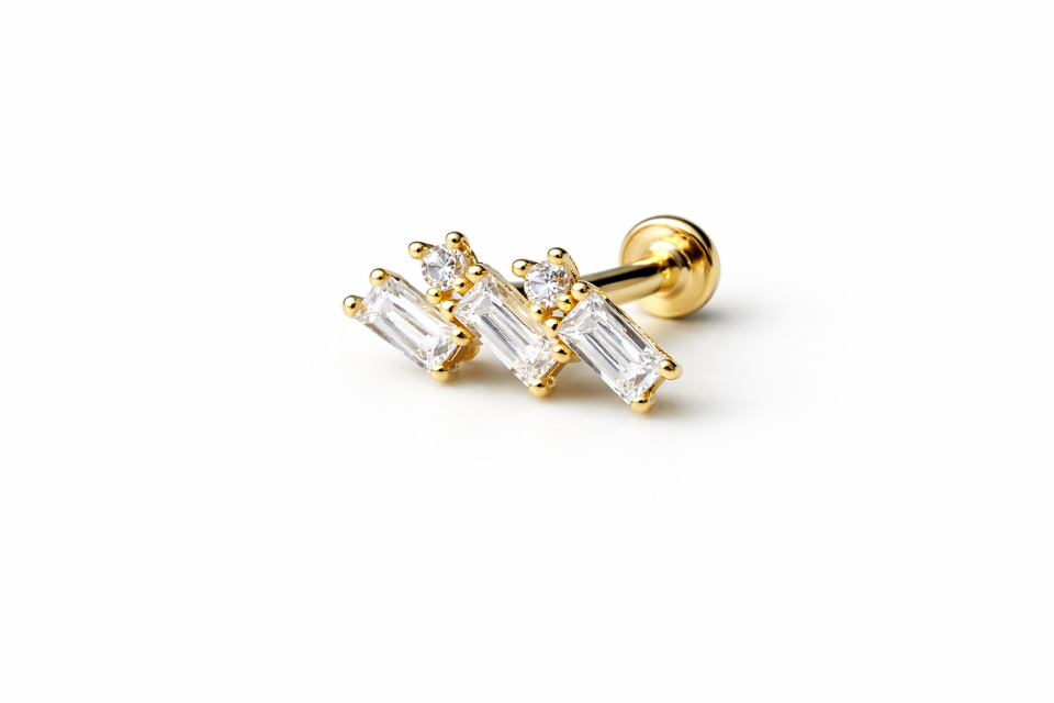 14 Ayar Altın Baget Taşlı Tragus Piercing