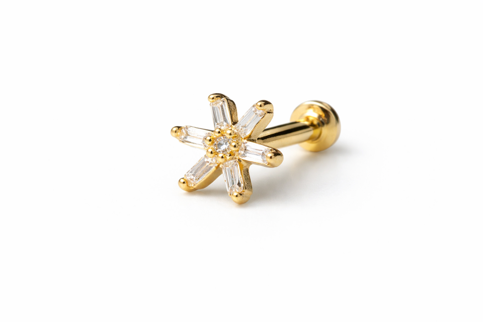 14 Ayar Altın Kar Tanesi Baget Taşlı Piercing – Tragus & Helix Uyumlu