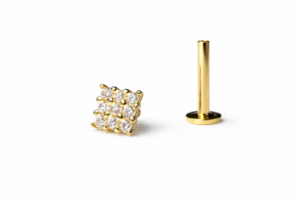 14 Ayar Altın Kare Zirkon Taşlı Tragus Piercing – Helix Uyumlu