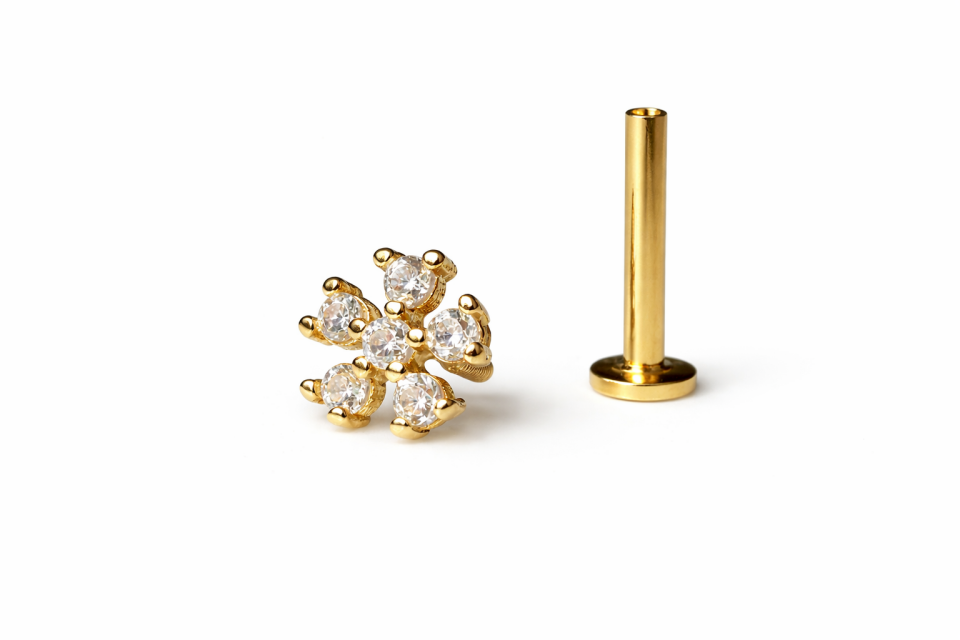 14 Ayar Altın Papatya Tragus Piercing – Aurora Model Helix Uyumlu