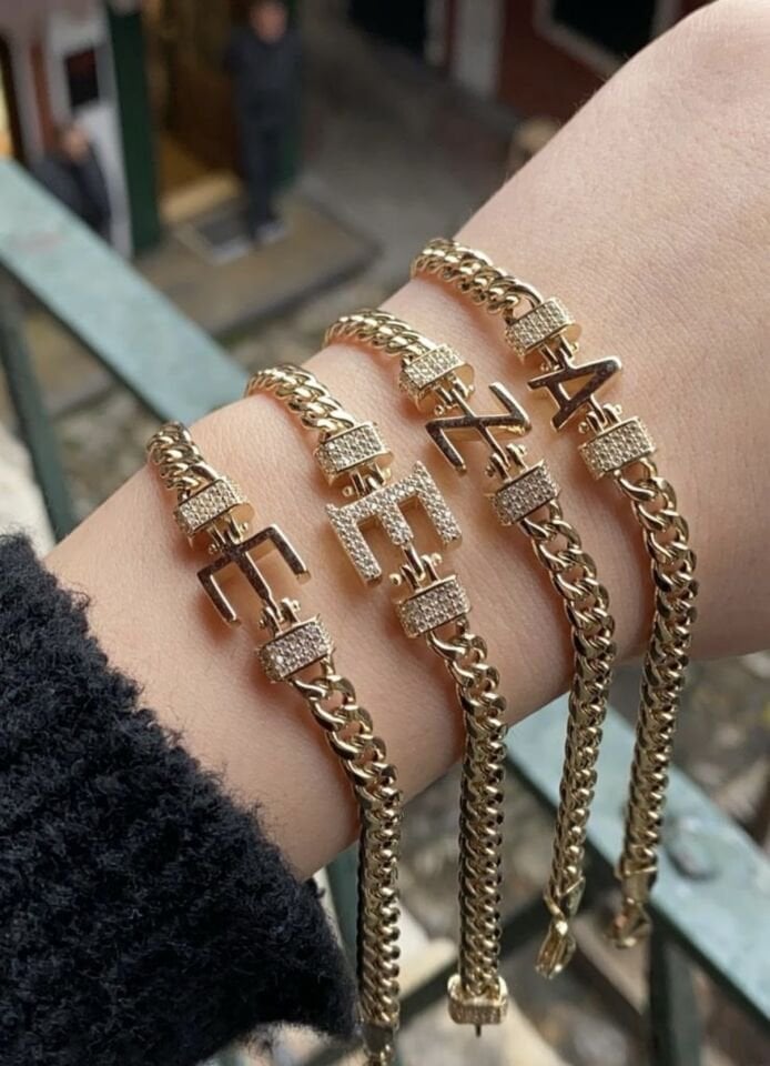 14 Ayar Altın Harf Bileklik – Kişiye Özel Tasarım